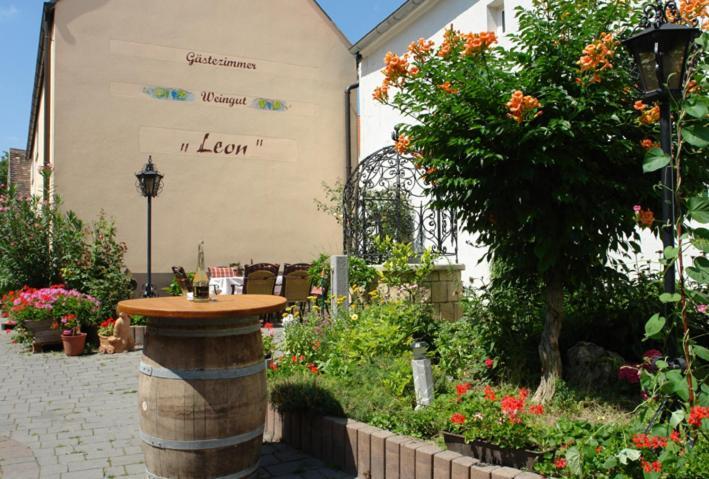 Winzerzimmer - Weingut Tinhof Eisenstadt Ngoại thất bức ảnh
